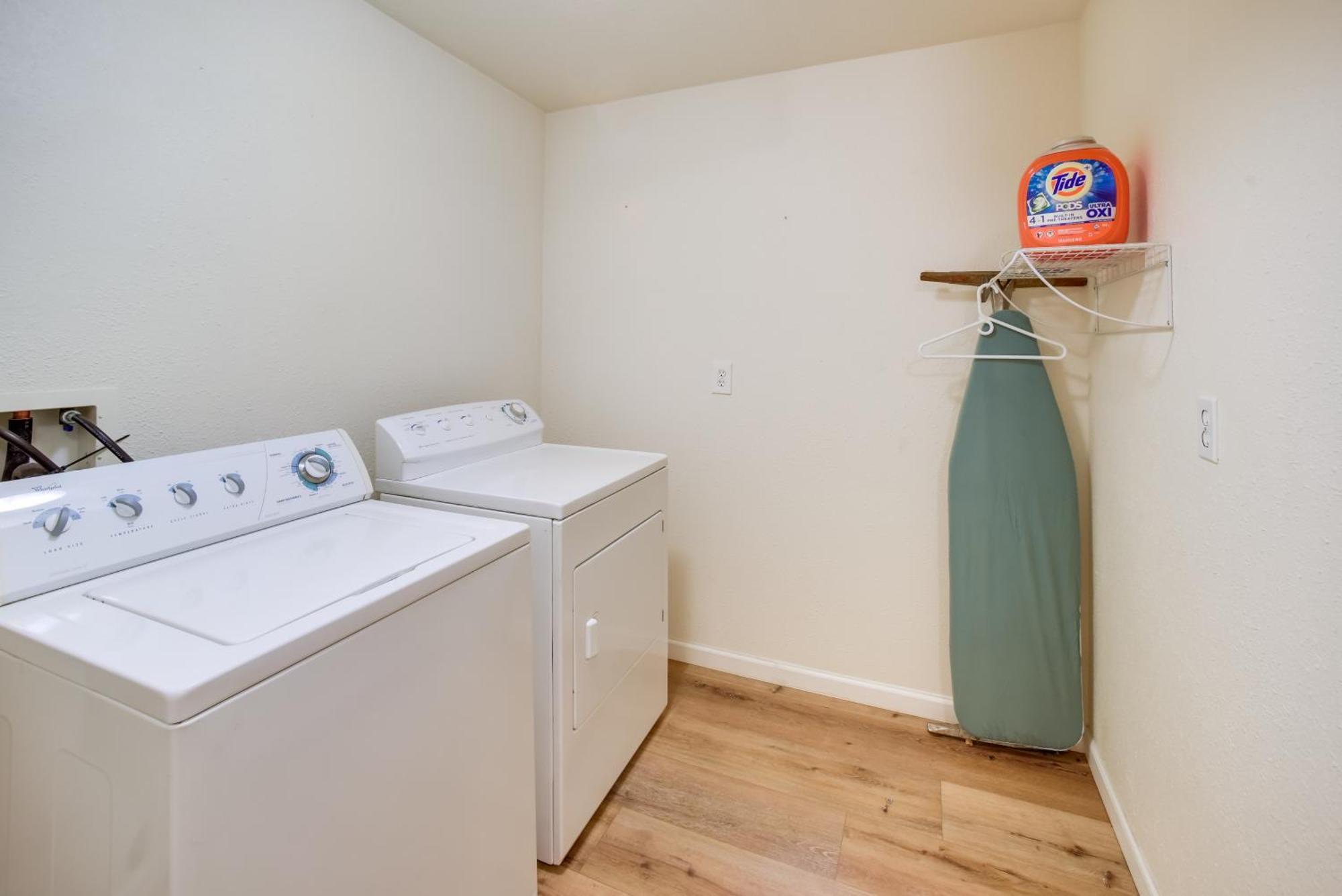 Updated Springs Home - 3 Mi To Garden Of The Gods! Colorado Springs Bagian luar foto