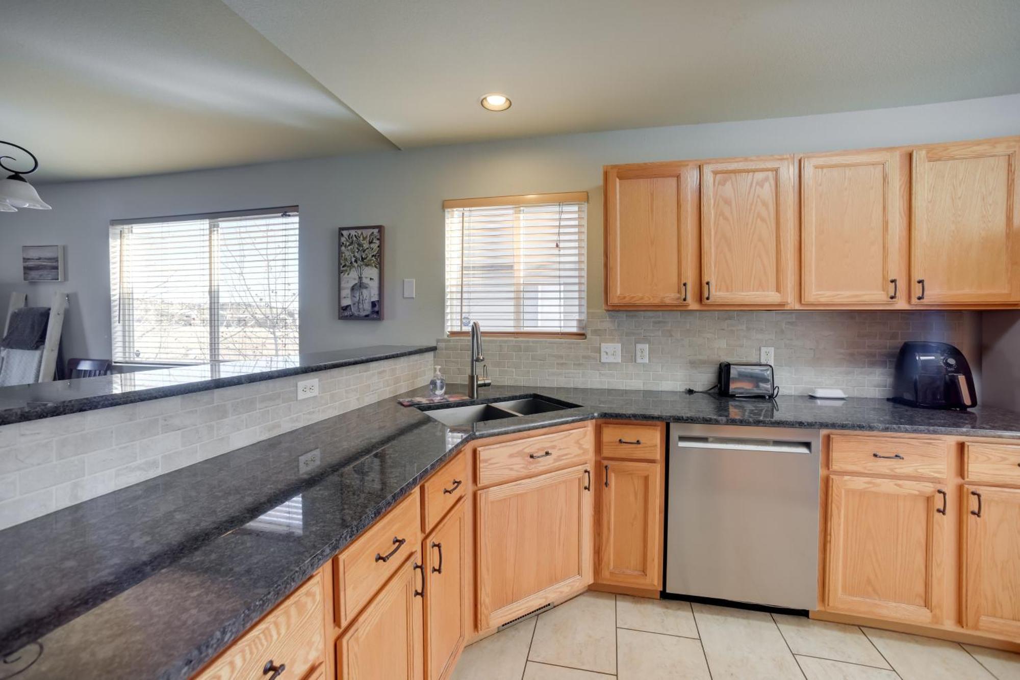 Updated Springs Home - 3 Mi To Garden Of The Gods! Colorado Springs Bagian luar foto