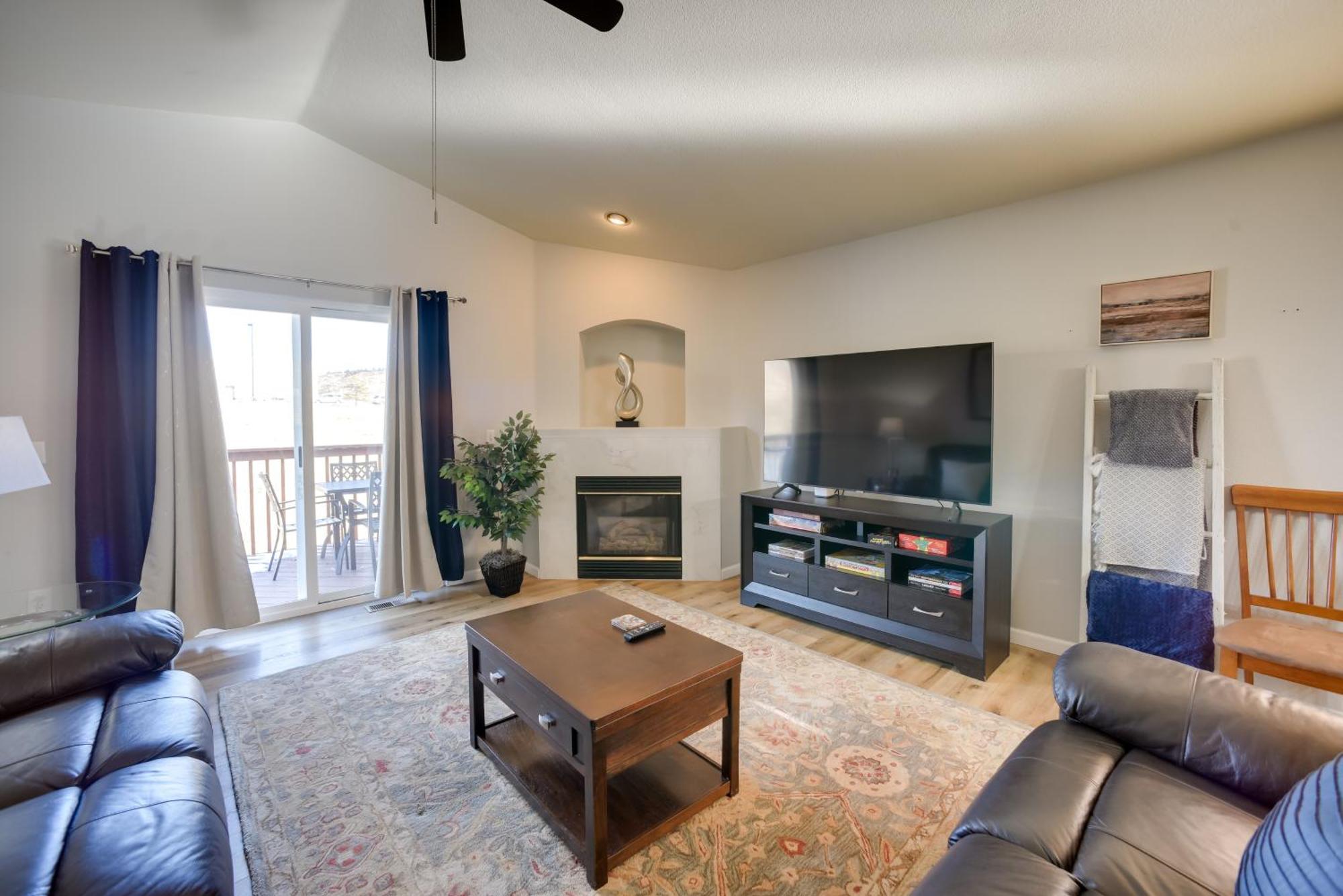 Updated Springs Home - 3 Mi To Garden Of The Gods! Colorado Springs Bagian luar foto